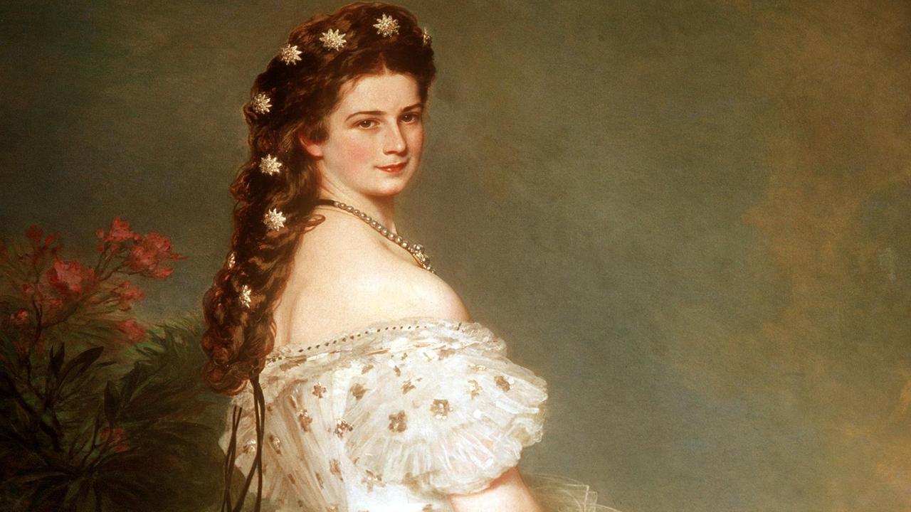 Das Ölgemälde von Franz Xaver Winterhalter zeigt Elisabeth, Kaiserin von Österreich und Königin von Ungarn, in einem schulterfreien weißen Kleid und mit Blumen im Haar.