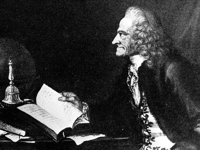Der französische Schriftsteller und Philosoph Francois Marie Arouet Voltaire (1694 - 1778) auf einer zeitgenössischen Darstellung