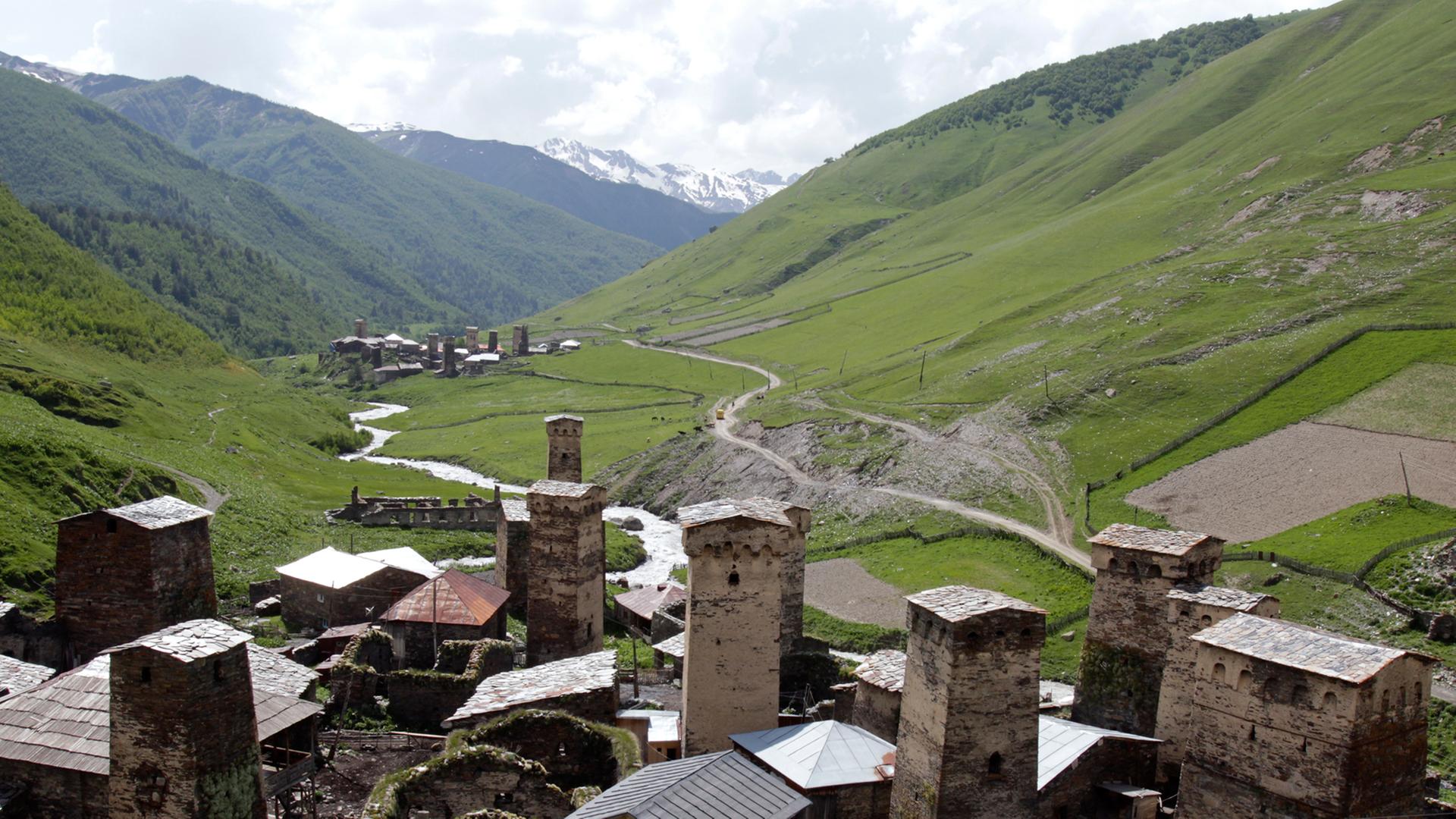 Ushguli, das am höchsten gelegene Dorf Europas Ushguli, das am höchsten gelegene Dorf Europas