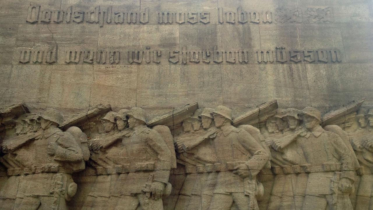 Das "Denkmal für das Hamburger Infanterieregiment 76" des Bildhauers Richard Kuöhl, das im Jahr 1936 in Hamburg errichtet wurde.