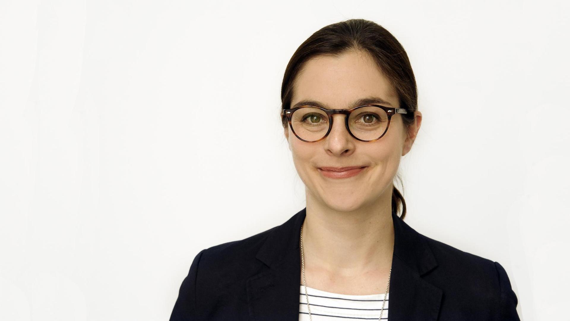 Porträt von Anna Sauerbrey. Porträt von Anna Sauerbrey.