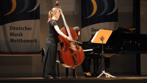 Zwei Teilnehmerinnen des Deutschen Musikwettbewerbs
