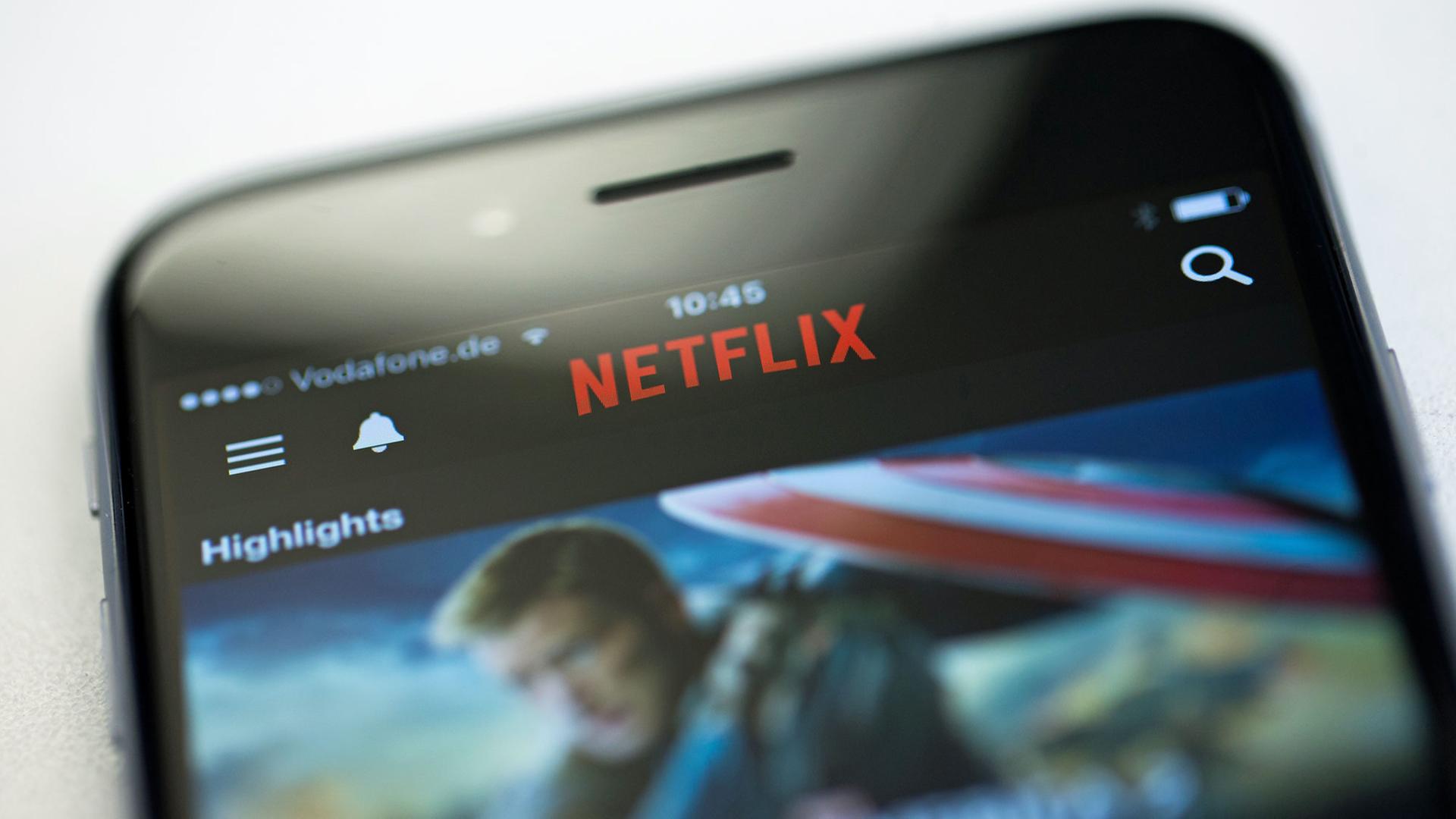 Die App des Streamingdienstes Netflix auf einem iPhone 6, aufgenommen am 15.02.2016 in Düsseldorf Die App des Streamingdienstes Netflix auf einem iPhone 6, aufgenommen am 15.02.2016 in Düsseldorf