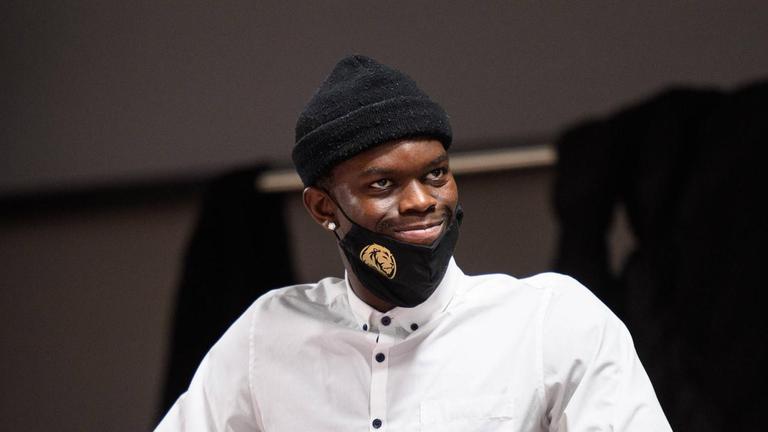 Dennis Schröder presst die Lippen aufeinander Dennis Schröder presst die Lippen aufeinander