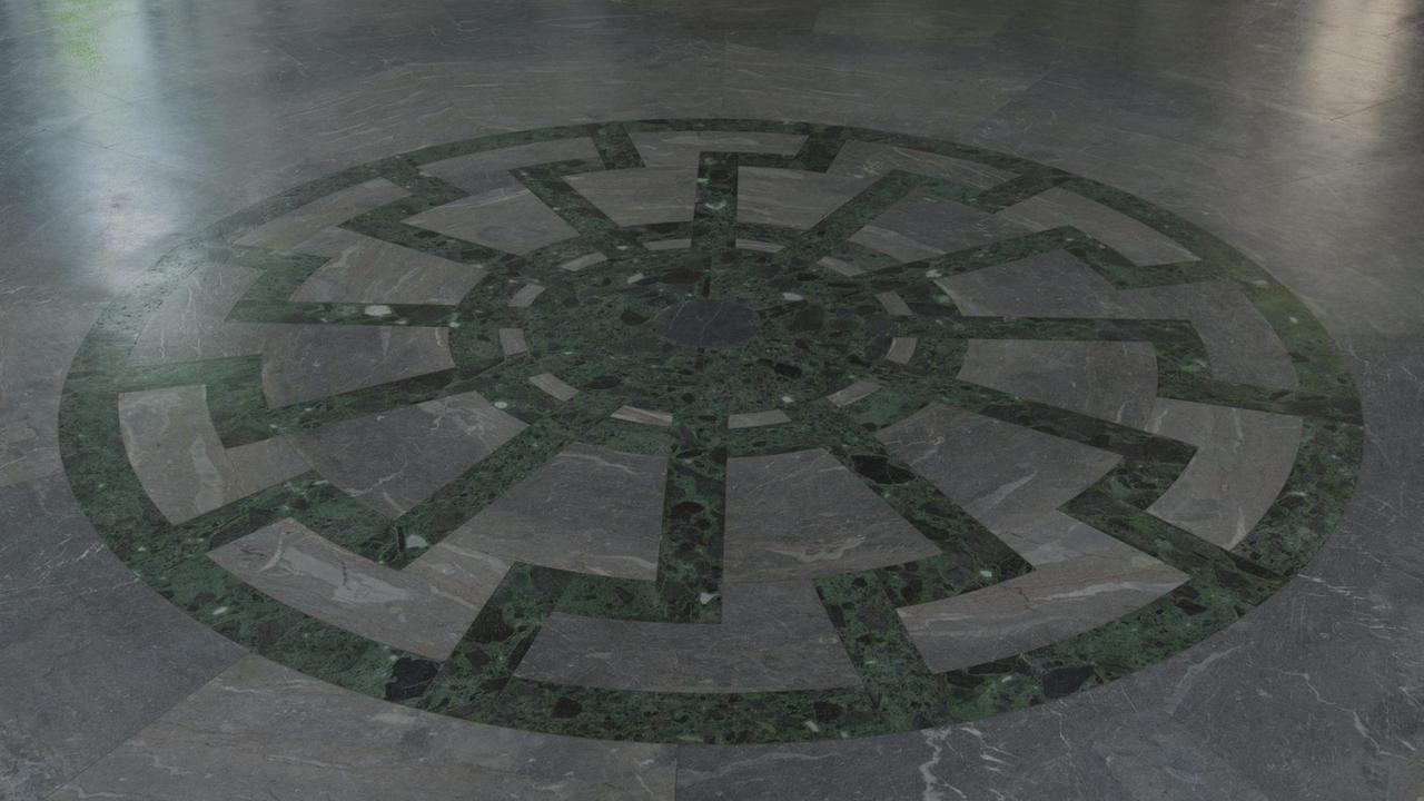 Schwarze Sonne mit übereinandergelegten Hakenkreuzen im Fußboden des Obergruppenführersaal, Wewelsburg, heute Erkennungszeichen der rechtsextremen Szene