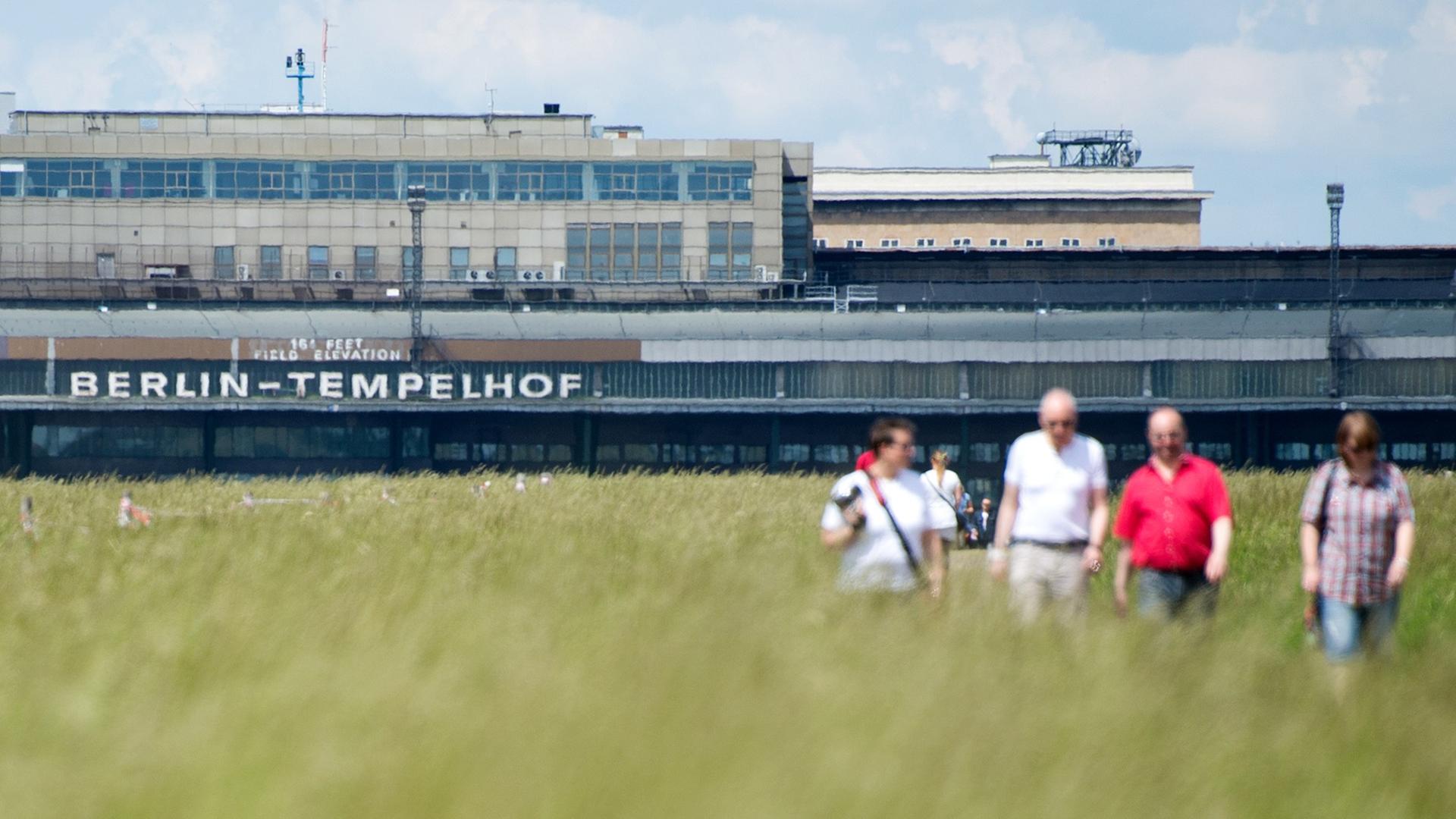 Das Tempelhofer Feld am alten Flughafen Das Tempelhofer Feld am alten Flughafen