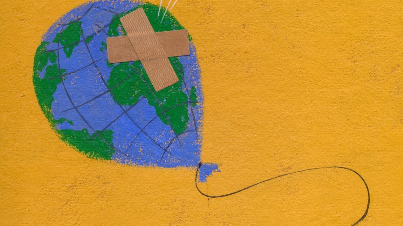 Illustration: Die Erde als Luftballon mit einem Pflaster aus dem Luft herausströmt. Illustration: Die Erde als Luftballon mit einem Pflaster aus dem Luft herausströmt.