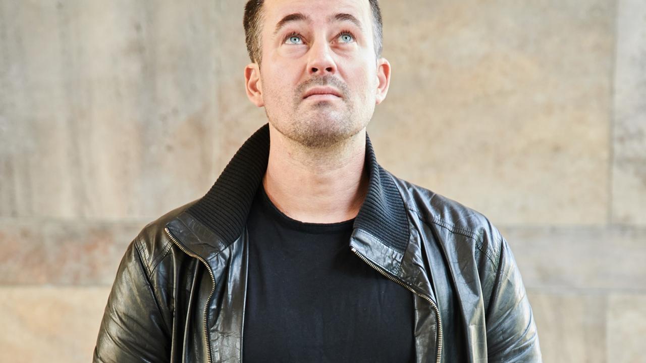 Christian Schwochow bei einem Interview anlässlich seines Films "Deutschstunde", der am 3. Oktober ins Kino kommt. Christian Schwochow bei einem Interview anlässlich seines Films "Deutschstunde", der am 3. Oktober ins Kino kommt.