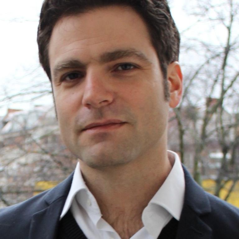 Porträt des Autors und Journalisten Ofer Waldman