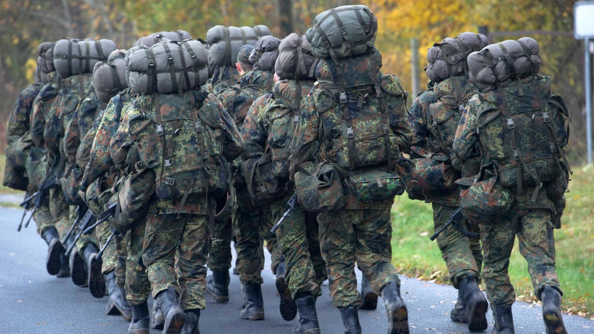 Traditionsdebatte In Der Bundeswehr - Von Historischem Exorzismus Und ...