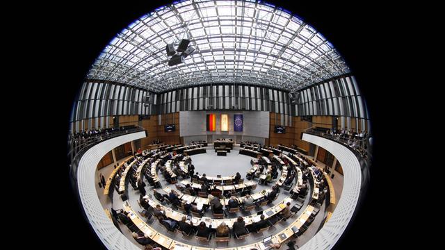 Blick in das Abgeordnetenhaus von Berlin - der Plenarsaal des Abgeordnetenhaus von Berlin.