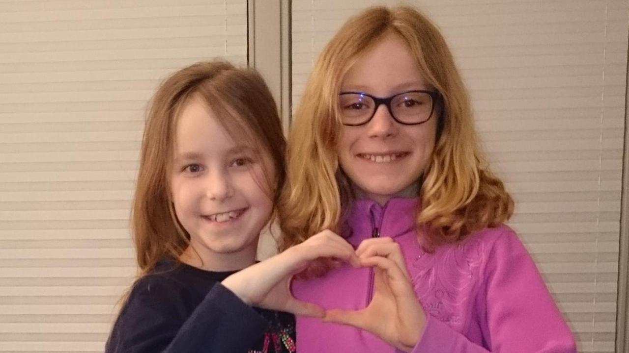 Johanna und Valerie - Sammeln Geld für Flüchtlingskinder in ihrer Umgebung. Johanna und Valerie - Sammeln Geld für Flüchtlingskinder in ihrer Umgebung.