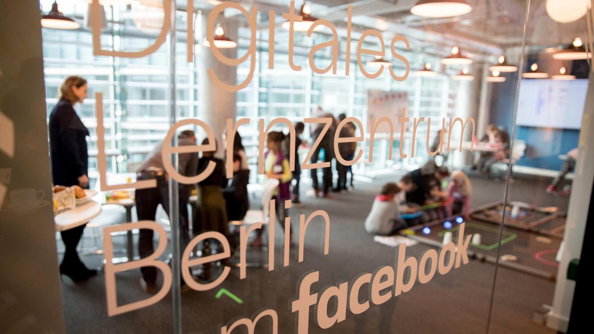 Das Digitale Lernzentrum von Facebook in Berlin. Das Digitale Lernzentrum von Facebook in Berlin.