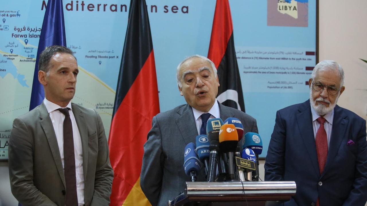 Außenminister Maas, der UN-Sondergesandte für Libyen, Salame und der libysche Außenminister Siala in Zuwarah. Außenminister Maas, der UN-Sondergesandte für Libyen, Salame und der libysche Außenminister Siala in Zuwarah.