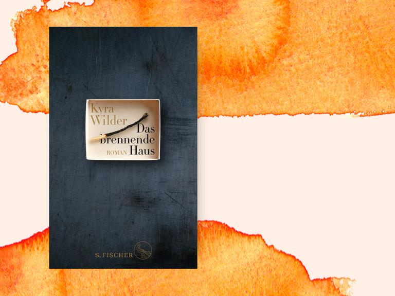 Auf einer orangefarbenen Aquarellfläche ist das Buchcover von "Das brennende Haus" zu sehen.