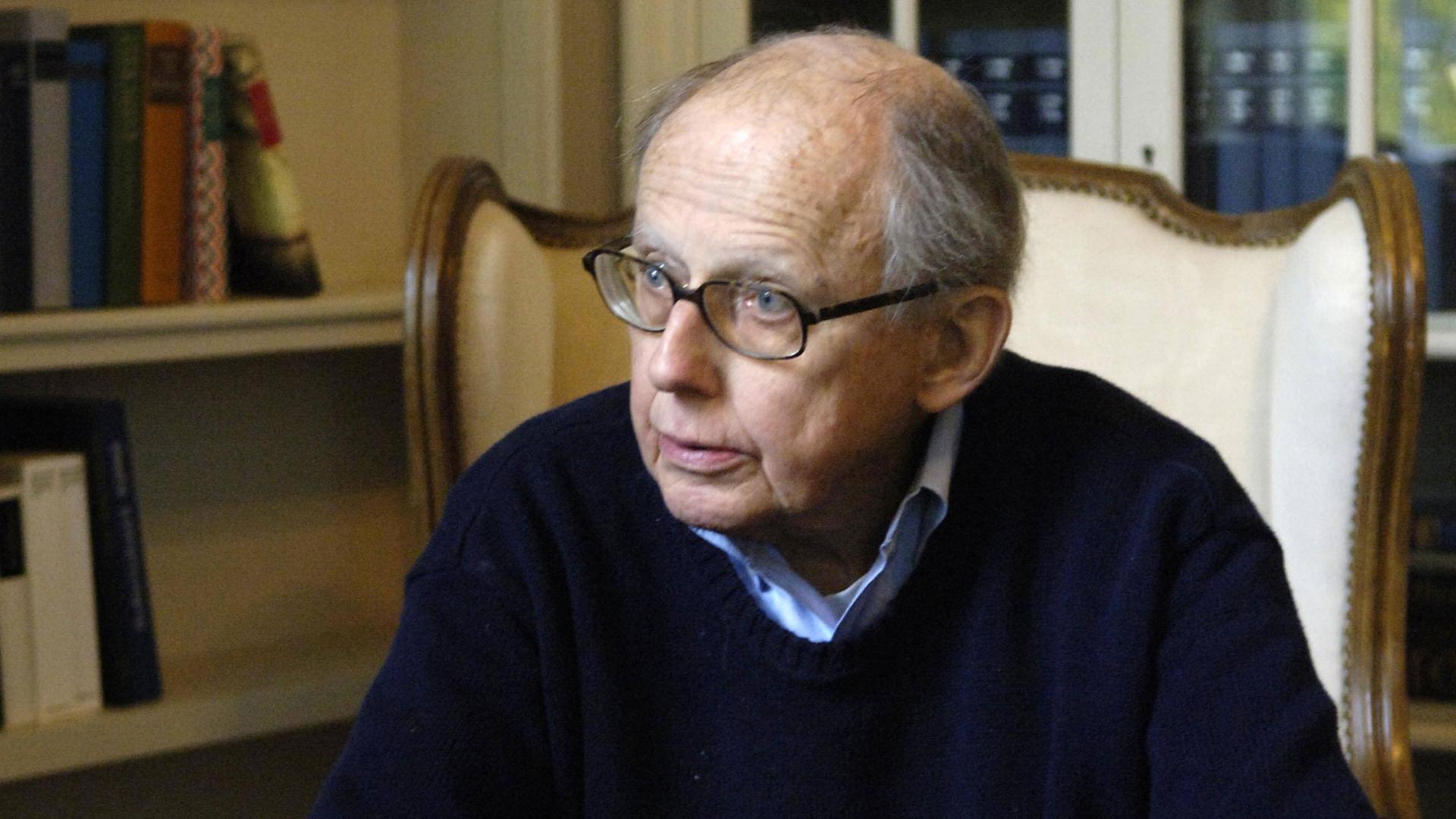 Der US-amerikanische Politikwissenschaftler Samuel P. Huntington im Jahr 2005 Der US-amerikanische Politikwissenschaftler Samuel P. Huntington im Jahr 2005