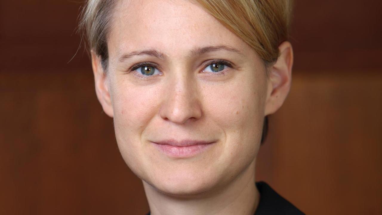 Die Politikwissenschaftlerin Jana Puglierin leitet die deutsche Zweigstelle des außenpolitischen Think Tanks European Council on Foreign Relations. Die Politikwissenschaftlerin Jana Puglierin leitet die deutsche Zweigstelle des außenpolitischen Think Tanks European Council on Foreign Relations.