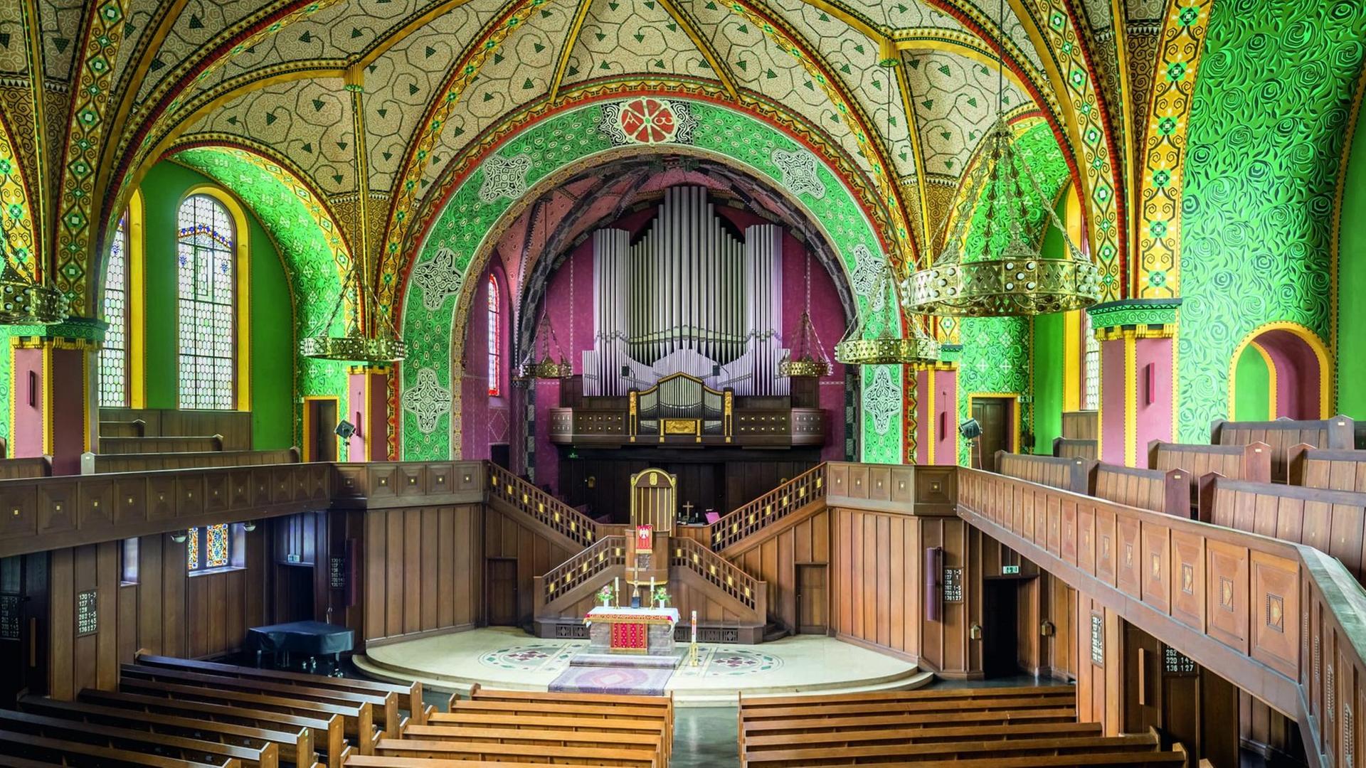 Der Orgelprospekt in der Lutherkirche in Wiesbaden. Der Orgelprospekt in der Lutherkirche in Wiesbaden.