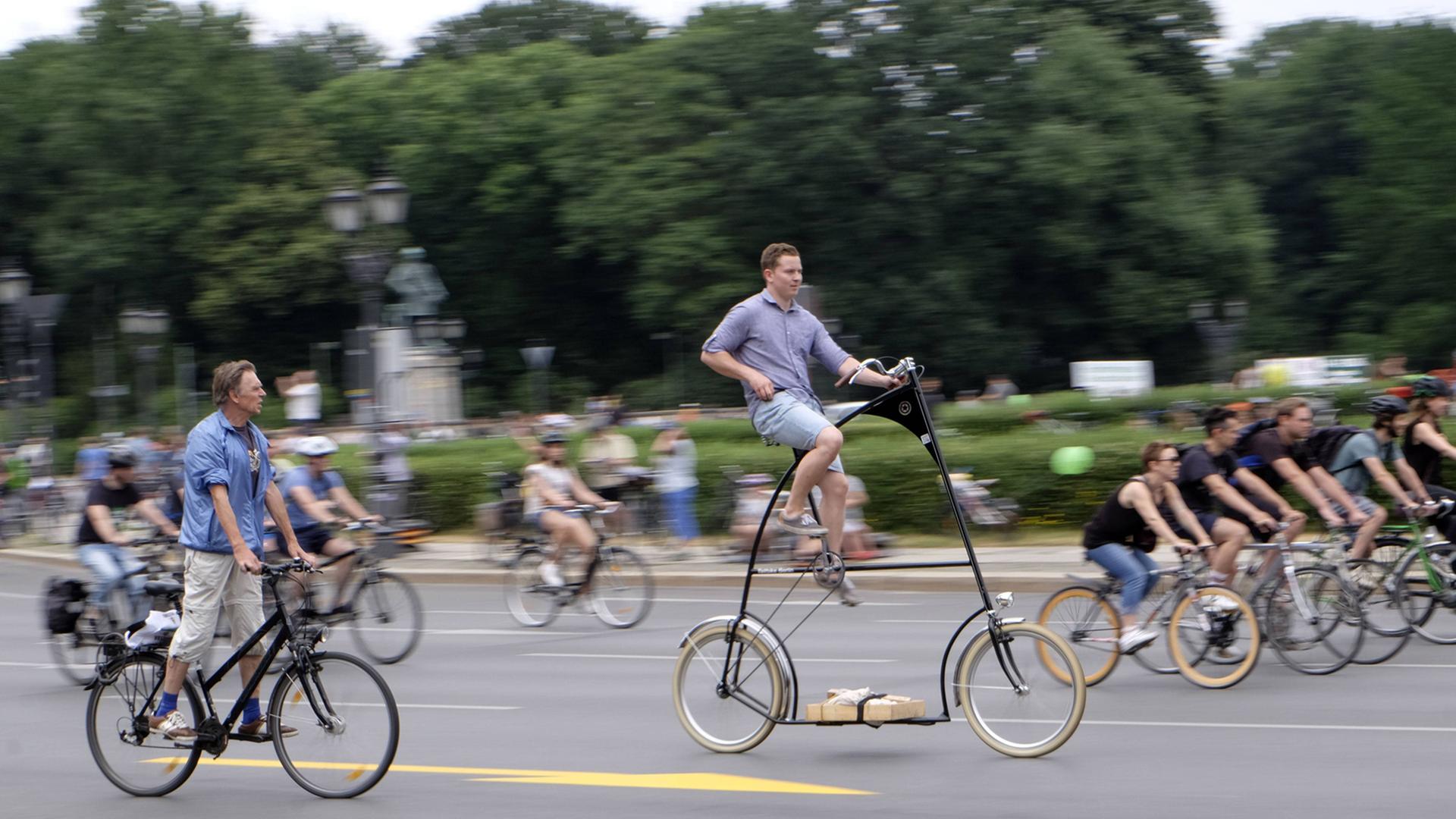 Ein Fahrradfahrer-Prostest in Berlin