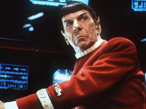 Der amerikanische Schauspieler Leonard Nimoy in der Rolle des Vulkaniers "Spock"