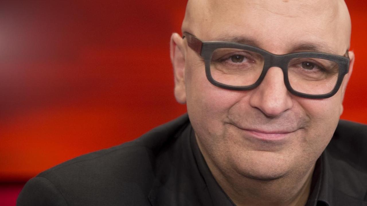 Armin Nassehi ist Professor für Soziologie an der Ludwig-Maximilians-Universität München. Hier ein Portät vor der TV Talkshow "Hart aber Fair". Armin Nassehi ist Professor für Soziologie an der Ludwig-Maximilians-Universität München. Hier ein Portät vor der TV Talkshow "Hart aber Fair".