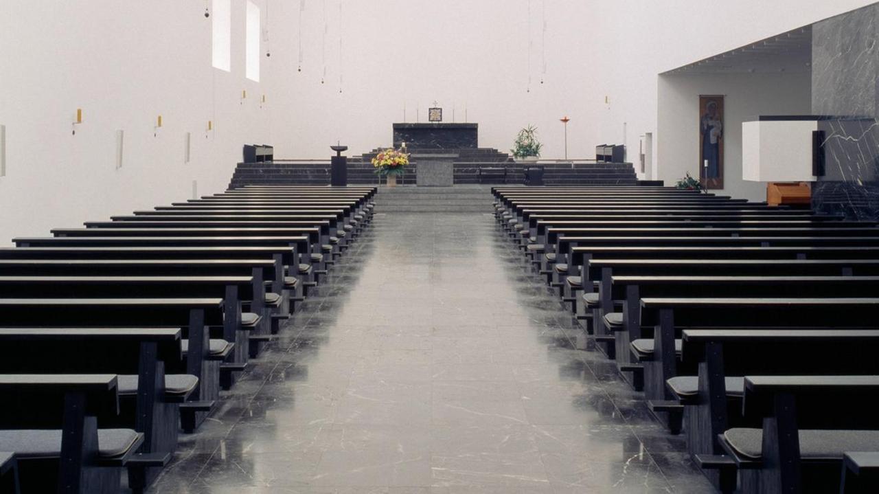 Aachen, St Fronleichnam, 1929 von Rudolf Schwarz entworfen Aachen, St Fronleichnam, 1929 von Rudolf Schwarz entworfen