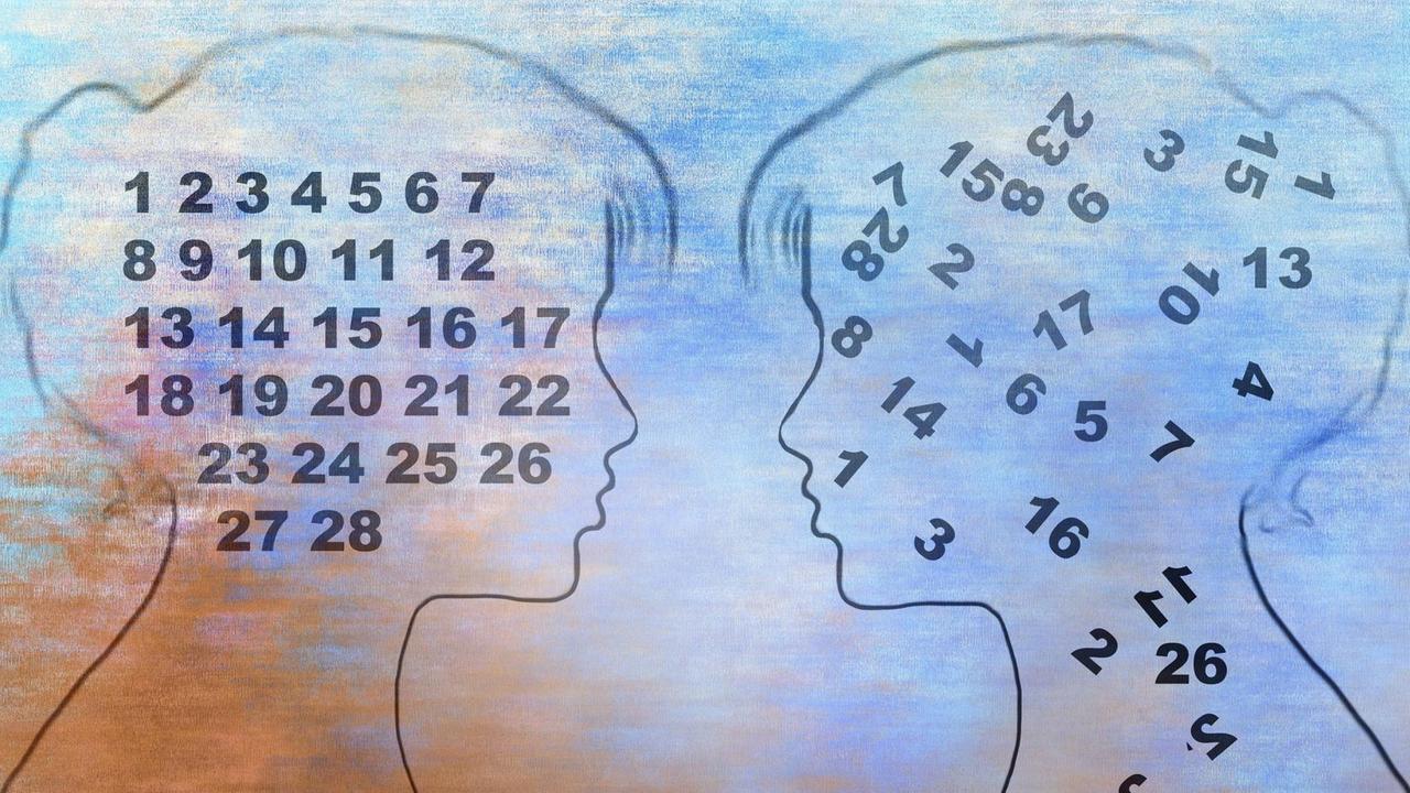 Abstrakte Illustration zweier Mädchen im Profil - im Kopf der einen ist eine intakte Zahlenkette von eins bis achtundzwanzig, im Kopf der anderen wirbeln die Zahlen durcheinander.