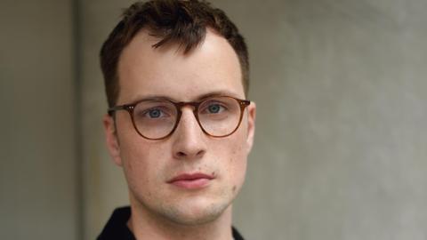 Porträt Johannes Nichelmann, Autor und Redakteur beim Deutschlandradio