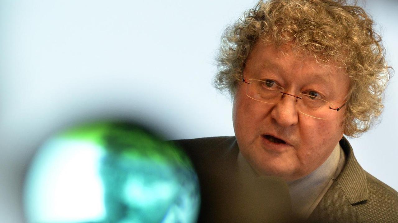 Der Politikwissenschaftler Werner J. Patzelt Der Politikwissenschaftler Werner J. Patzelt