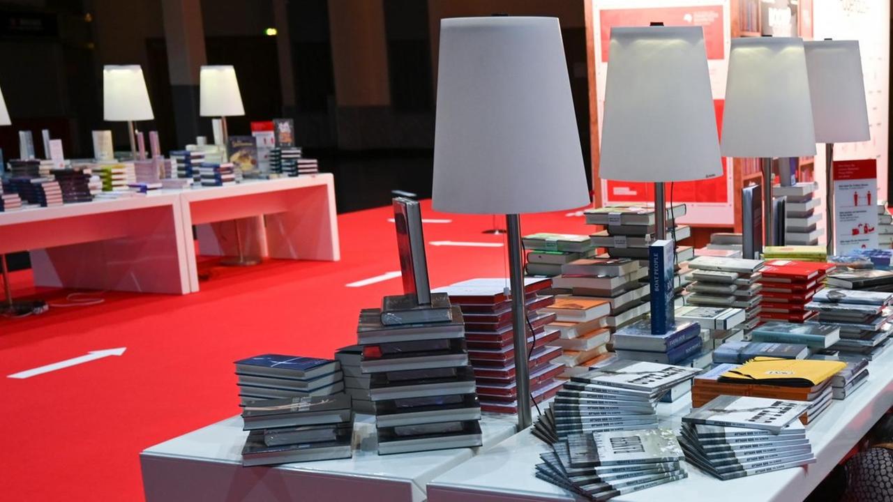 Buchstand in der Festhalle der Frankfurter Buchmesse 2020 Buchstand in der Festhalle der Frankfurter Buchmesse 2020
