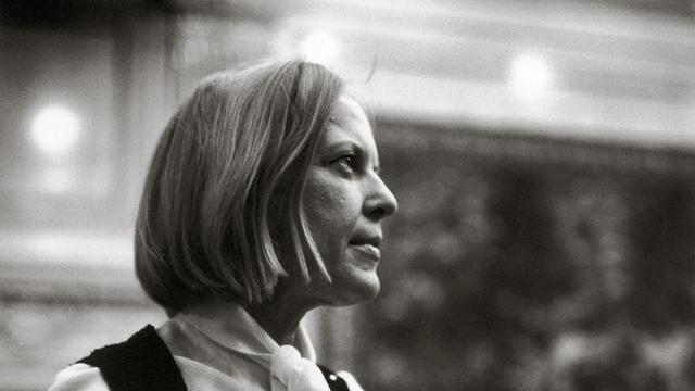 Ingeborg Bachmann, österr. Schriftstellerin bei der Verleihung des Wildganspreises, 1972