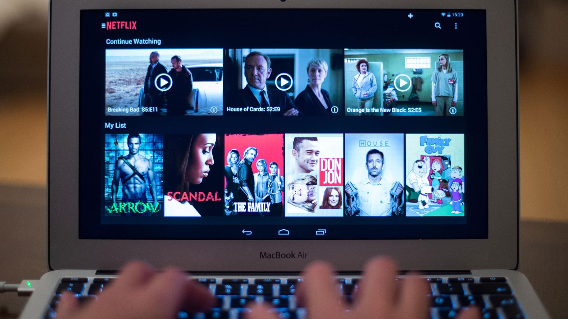 Eine Seite der Videostreaming-Firma Netflix ist auf einem Laptop-Bildschirm zu sehen. Eine Seite der Videostreaming-Firma Netflix ist auf einem Laptop-Bildschirm zu sehen.
