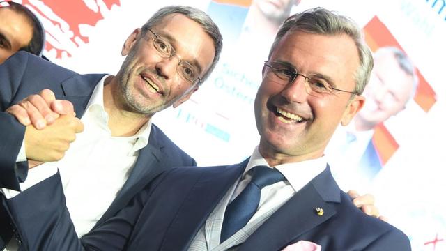 FPÖ-Spitzenkandidat Norbert Hofer (rechts im Bild) und FPÖ-Klubobmann Herbert Kickl anlässlich des Wahlkampfauftakts der FPÖ in Pasching.