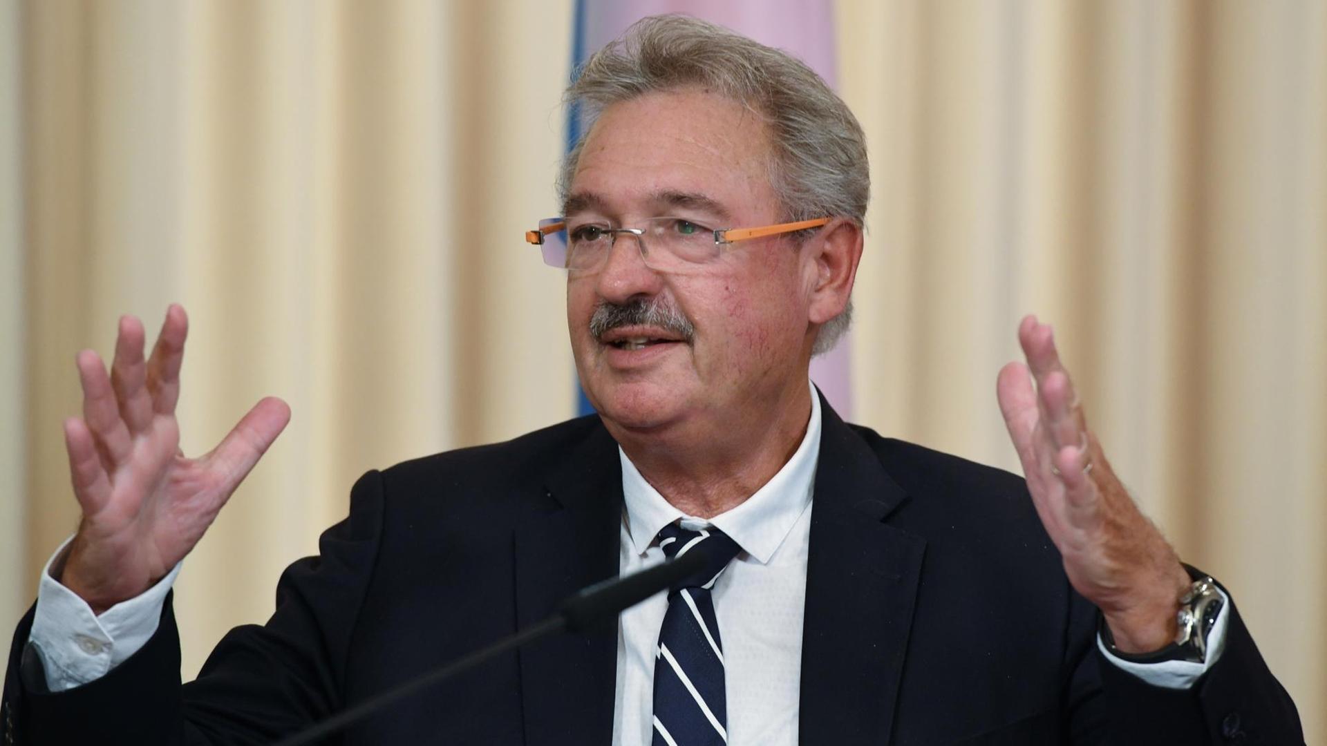 Jean Asselborn, Außenminister von Luxemburg spricht während eines Treffens in Russland. Jean Asselborn, Außenminister von Luxemburg spricht während eines Treffens in Russland.