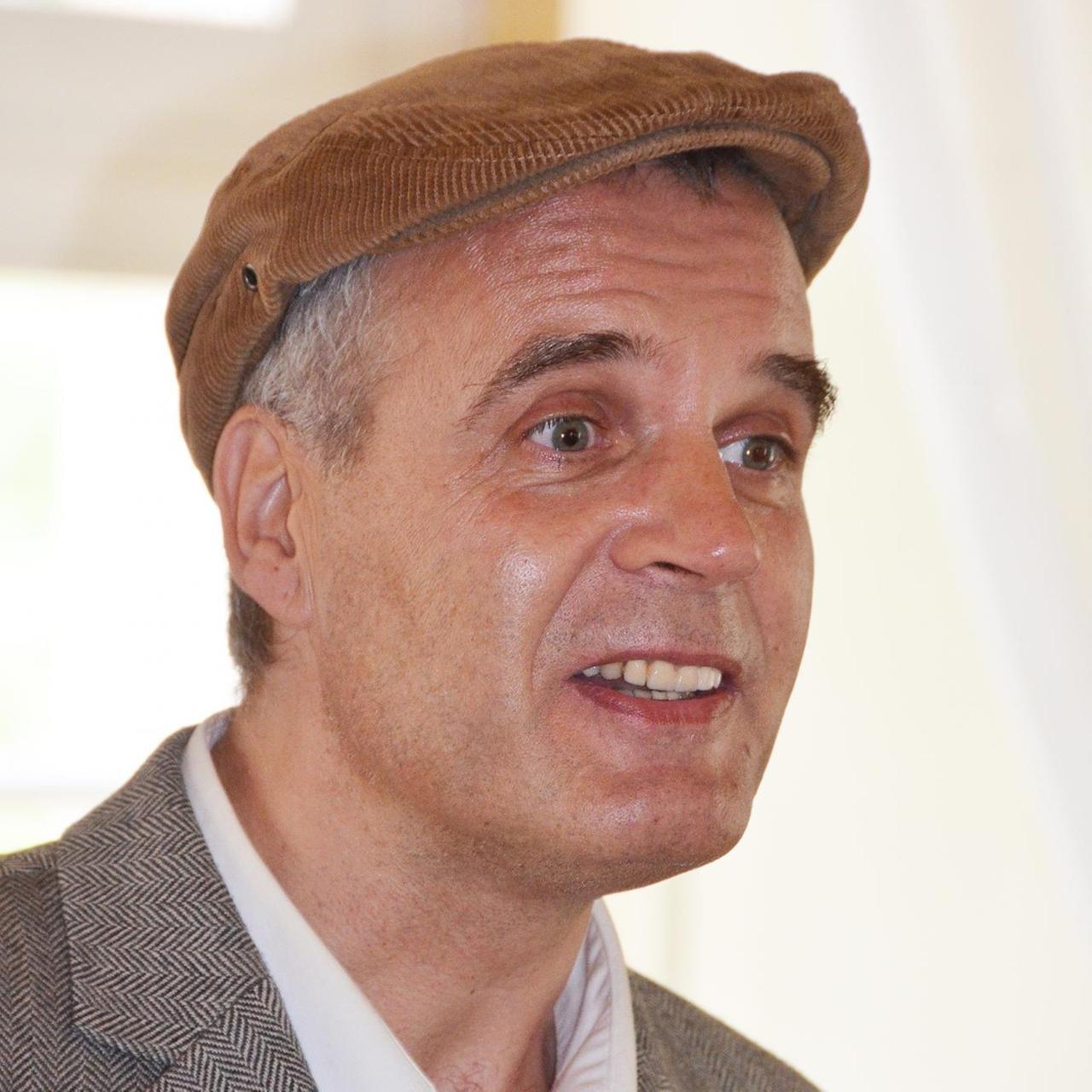 Der Publizist und Friedensaktivist Peter Bürger engagiert sich bei "Pax Christi". Der Publizist und Friedensaktivist Peter Bürger engagiert sich bei "Pax Christi".