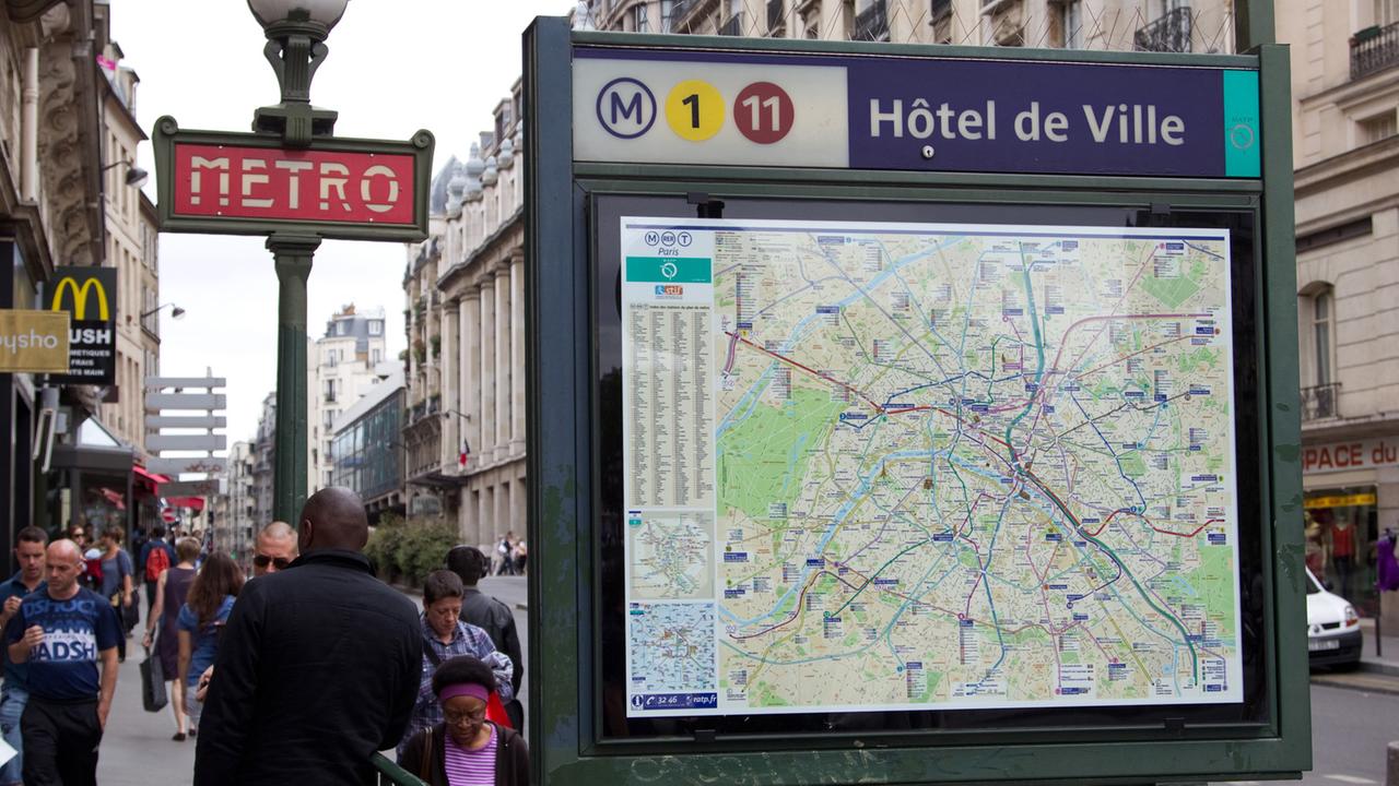 Stadtplan von Paris an der Metro-Station Hôtel de Ville (Rathaus) Stadtplan von Paris an der Metro-Station Hôtel de Ville (Rathaus)
