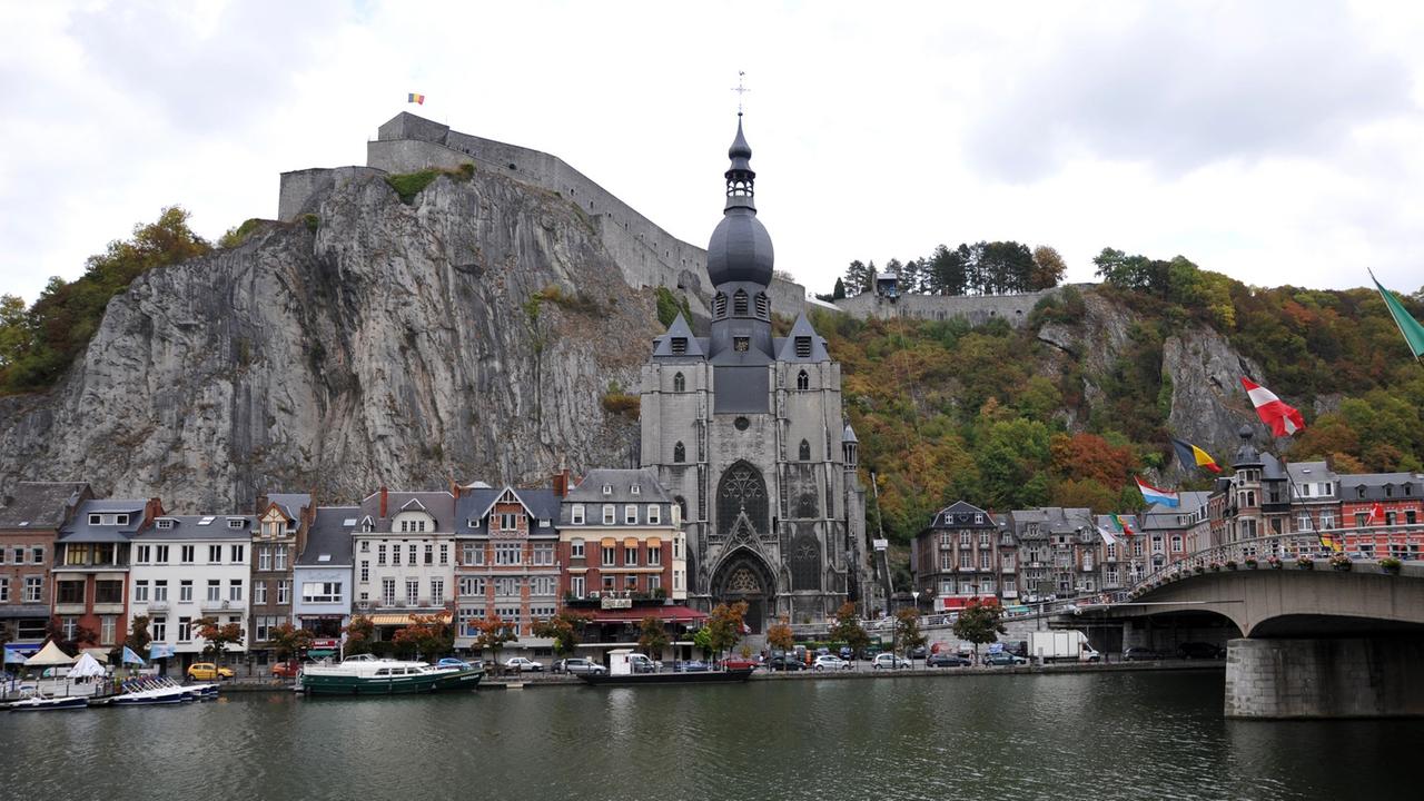 Das Panorama der belgischen Stadt Dinant. Das Panorama der belgischen Stadt Dinant.