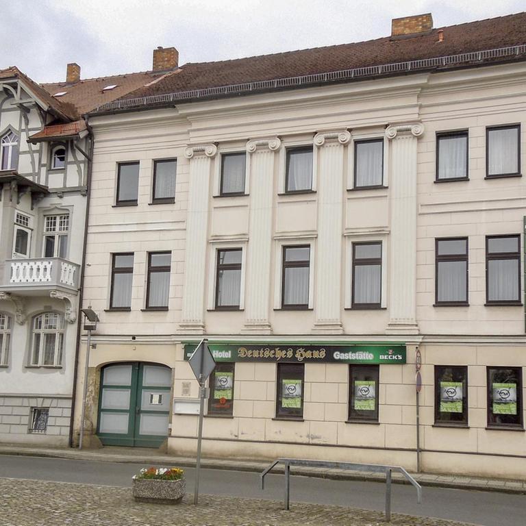 In Ortrand hat Sebastian Raack das Hotel "Deutsches Haus" gekauft.