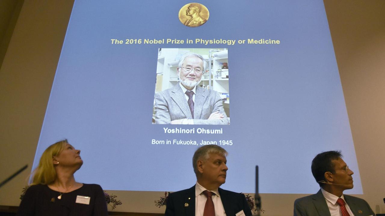 Der Japaner Yoshinori Ohsumi wird den Nobelpreis für Medizin erhalten. Der Japaner Yoshinori Ohsumi wird den Nobelpreis für Medizin erhalten.