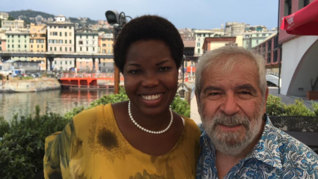 Die Nigerianerin Soke Aikptani und ihr Ehemann Claudio Mangabosco, den sie als Freier kennen lernte. Die Nigerianerin Soke Aikptani und ihr Ehemann Claudio Mangabosco, den sie als Freier kennen lernte.