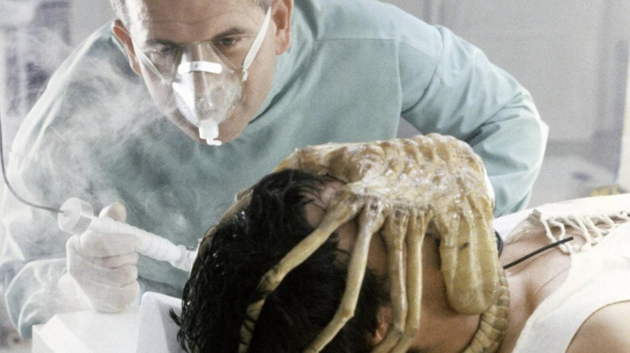 Eine Szene aus dem Film "Alien" von Ridley Scott Eine Szene aus dem Film "Alien" von Ridley Scott