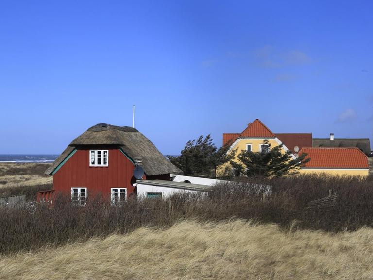 Wohnhäuser und Turm auf den Dünen, Lokken, Kommune Hjorring, Nordjylland Nordjütland.
