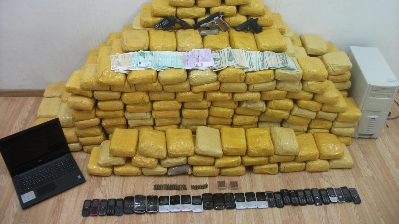 Großer Heroinfund der griechischen Polizei Großer Heroinfund der griechischen Polizei