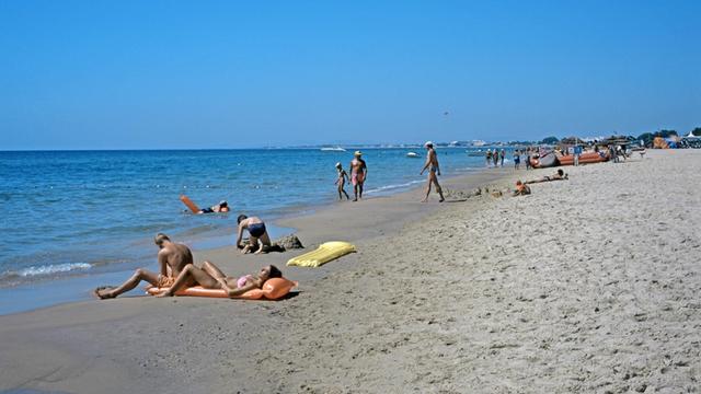 Strandleben in Hammamet, Tunesien.