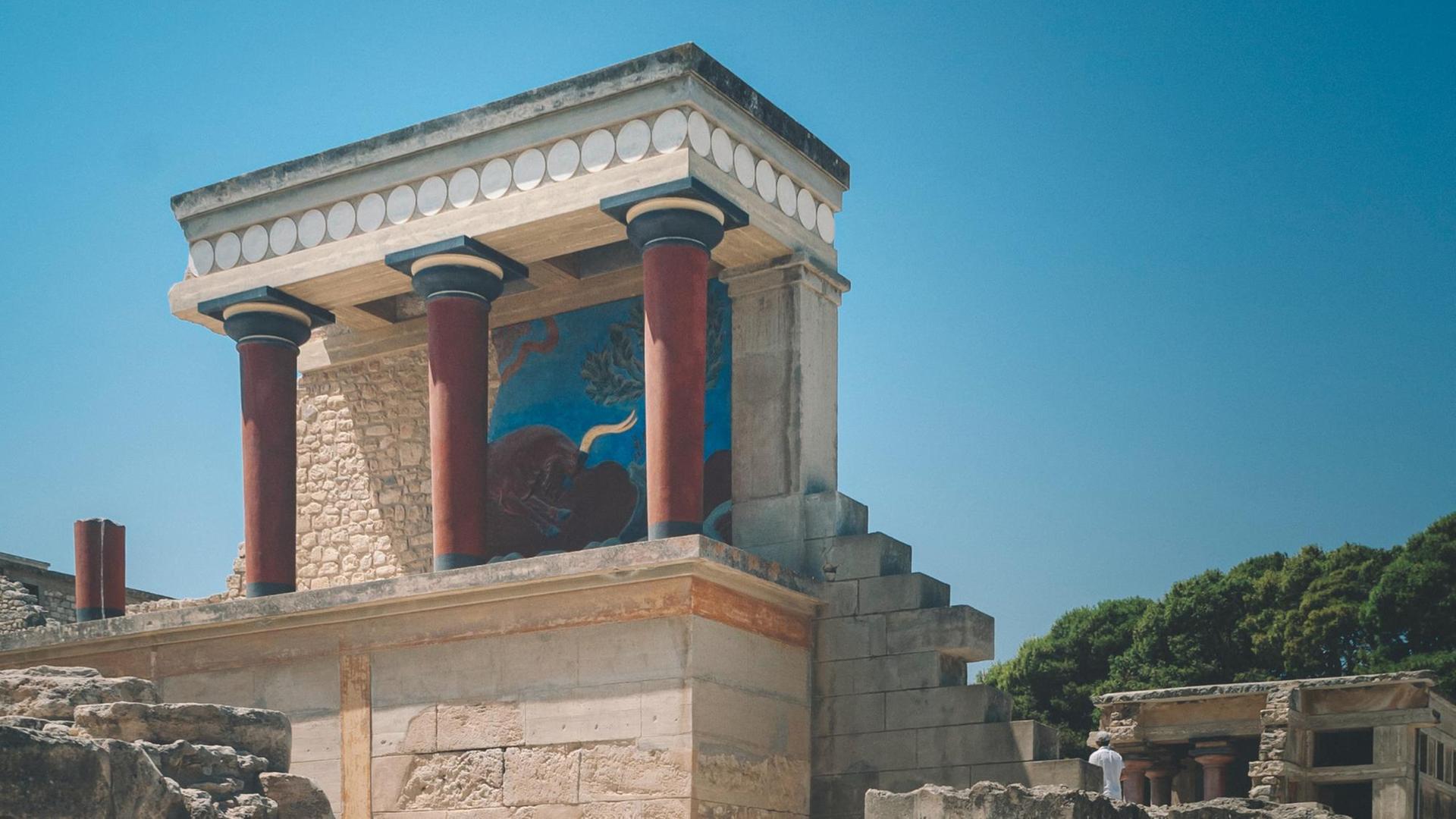 Knossos auf Kreta.Der rekonstruierter Nordeingang des Palastes von Knossos Knossos auf Kreta.Der rekonstruierter Nordeingang des Palastes von Knossos