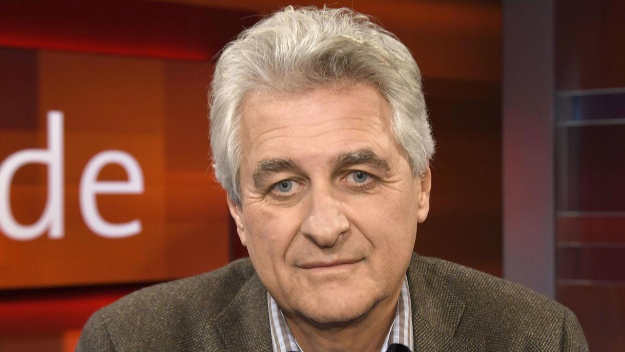 Der Wissenschaftler Peter Sawicki in der ARD-Talkshow "hart aber fair" im WDR Fernsehstudio Köln, am 26.11.2018.