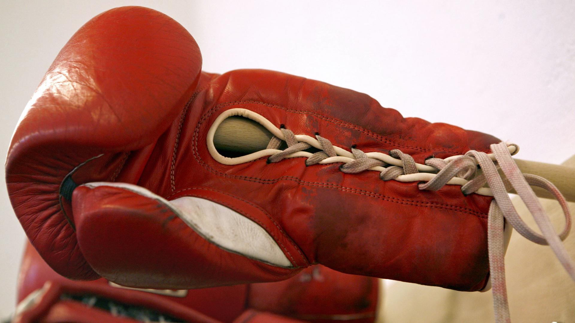 Boxhandschuhe in einem Boxclub. Boxhandschuhe in einem Boxclub.