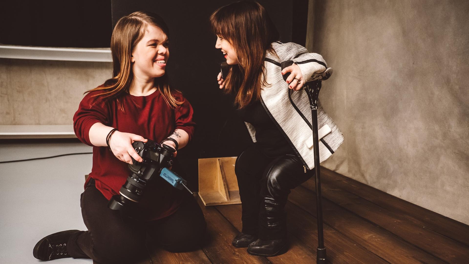 Fotosession mit kleinwüchsigen Frauen in Berufen Fotosession mit kleinwüchsigen Frauen in Berufen