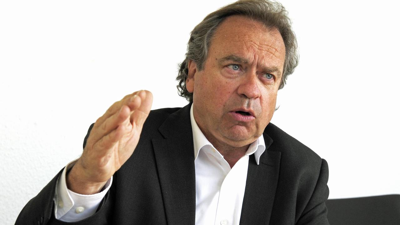 Reiner Wild während eines Interviews Reiner Wild während eines Interviews