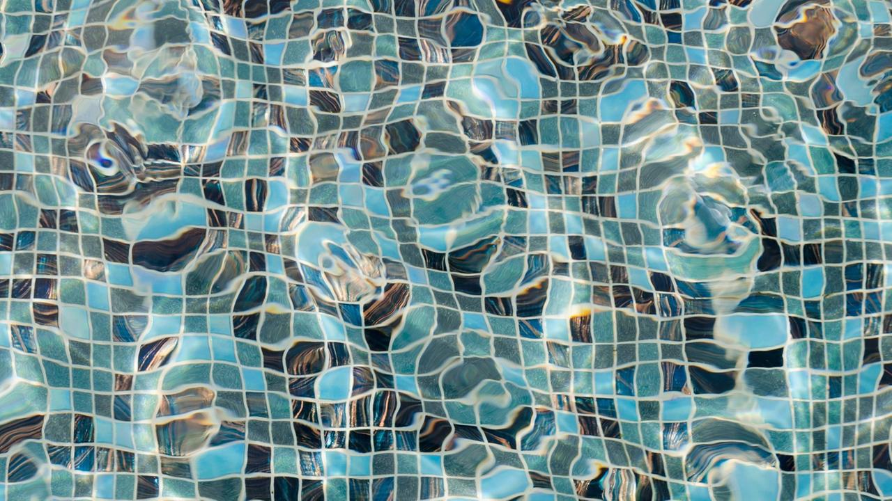 Schwimmbecken Schwimmbecken